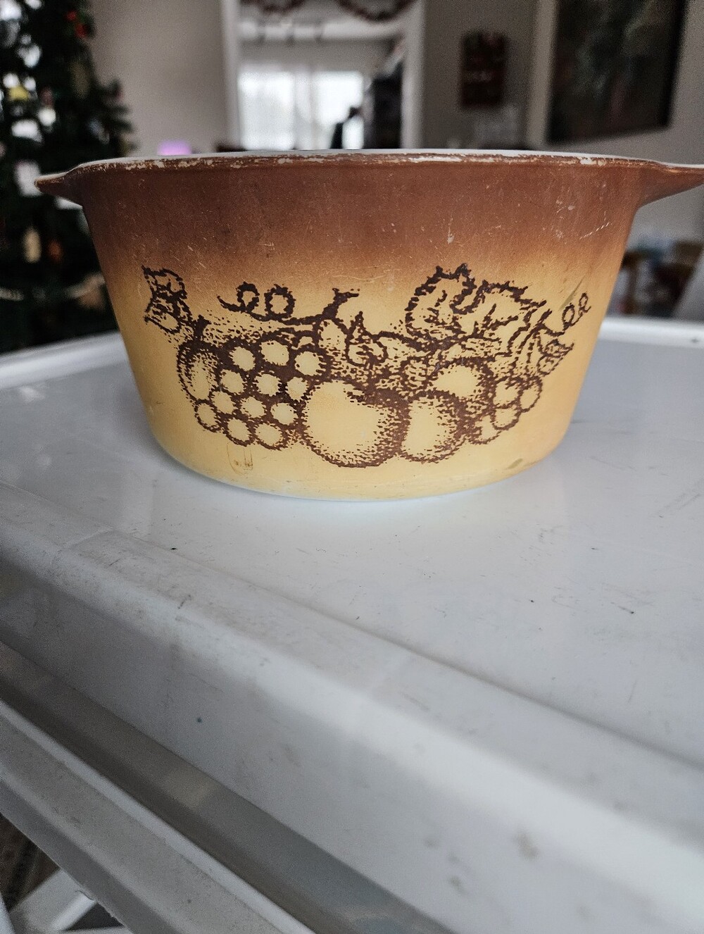 1970s PYREX "Old Orchard" 1Qt. Casserole Dish